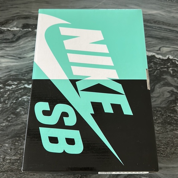 Bearbrick Nike SB 100% & 400% Set - Picture 5 of 9